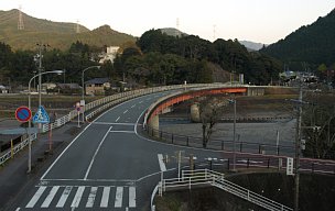 犬居橋と気田川