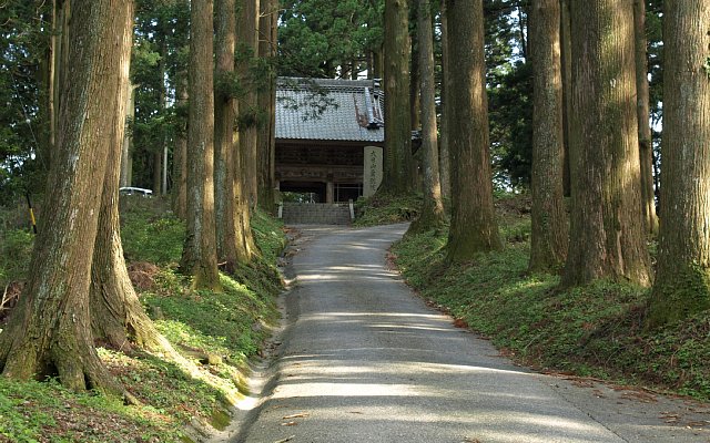 金剛院山門