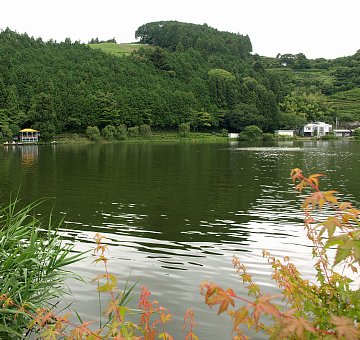 野守の池・左