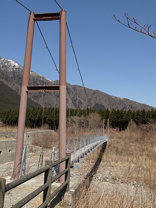 麓の吊橋