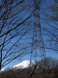 鉄塔、富士を凌ぐ