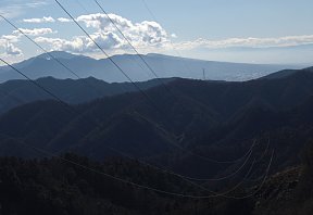 高圧線と箱根
