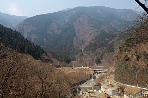 神之川と大室山