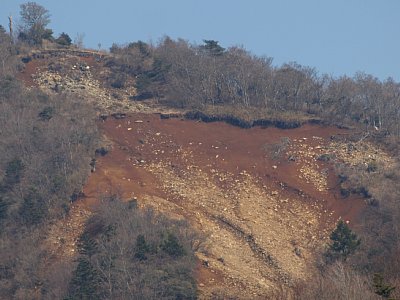 袖平山の崩落地