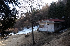 黍殻避難小屋