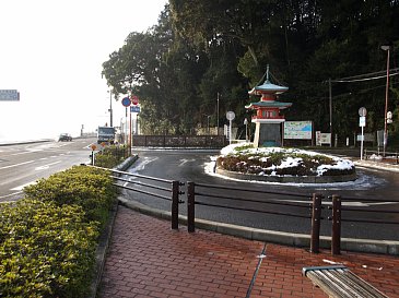 石山寺駅前