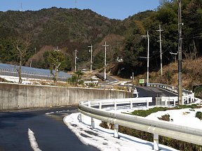 東笠取の車道