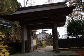 金胎寺総門