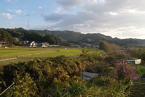 和束川