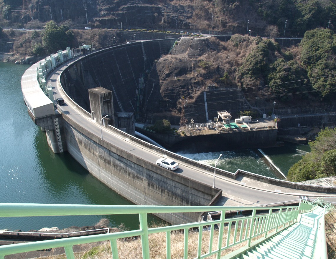 高山ダム