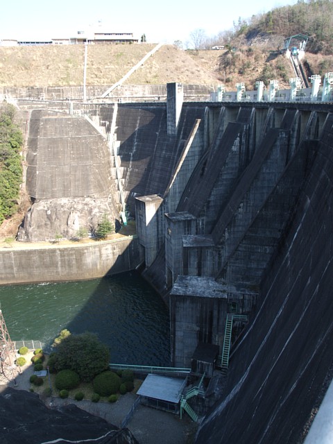 高山ダム