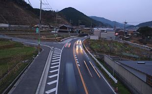 歩道橋から見下ろす