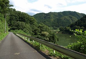 北側湖岸道