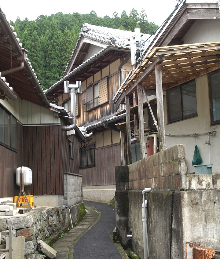 下出の路地