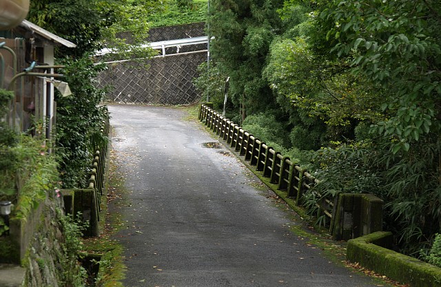 名張川を渡る