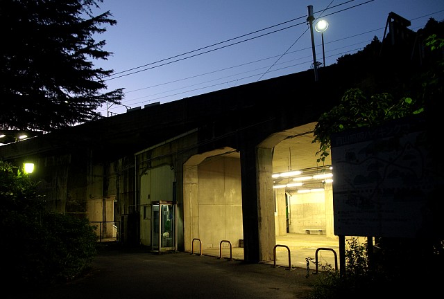 西青山駅