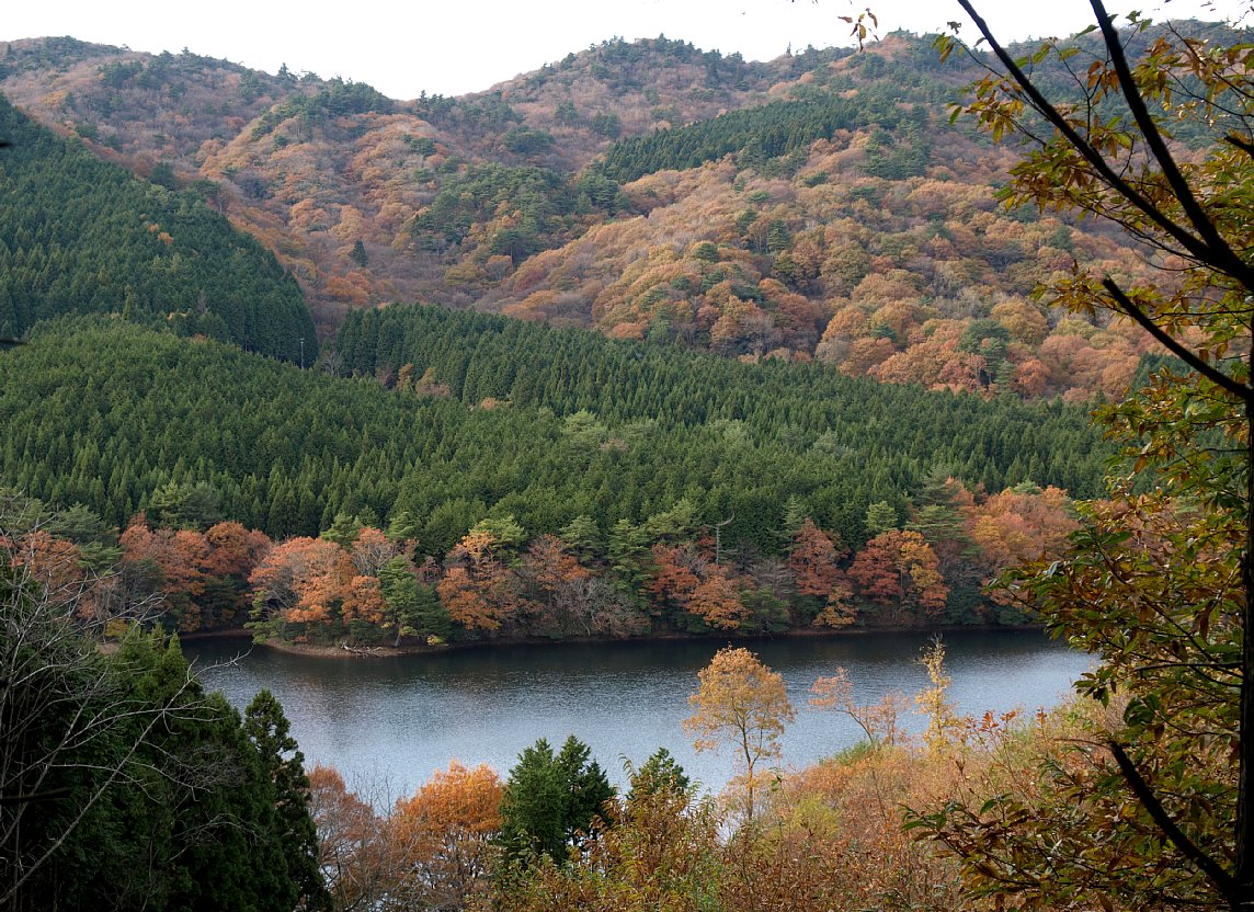 霊山と田代湖
