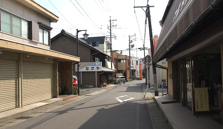 御嵩駅前商店街