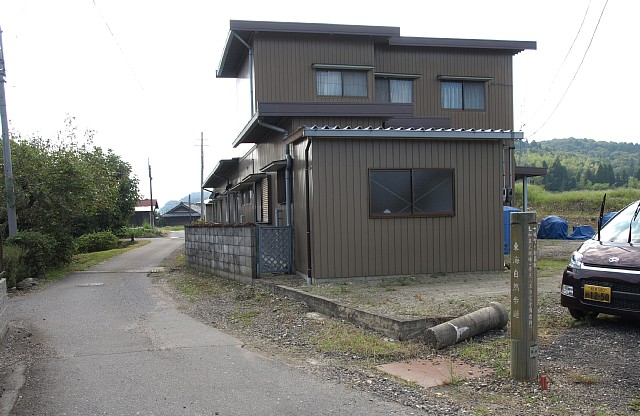 長岡東バス停前