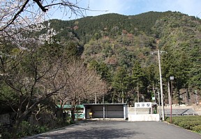 鍋原駅前