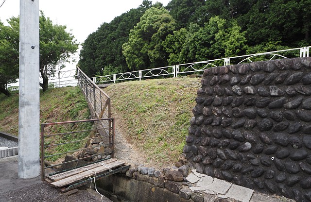 岡部川河岸道へ
