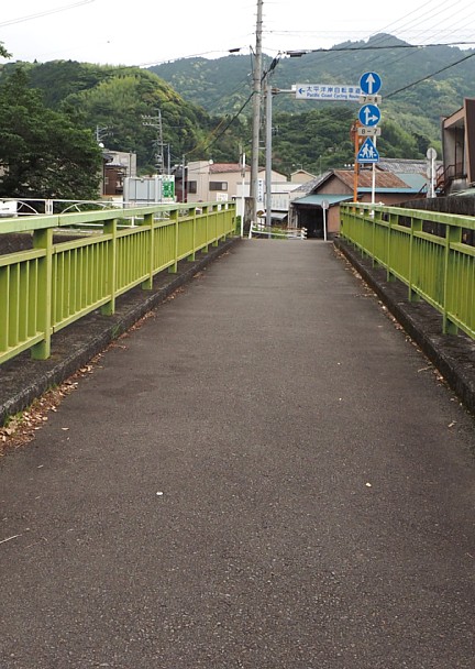 宮前橋側道橋