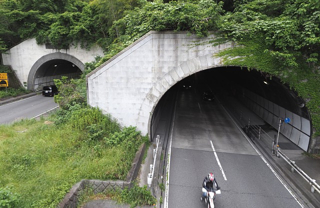 平成宇津ノ谷トンネル