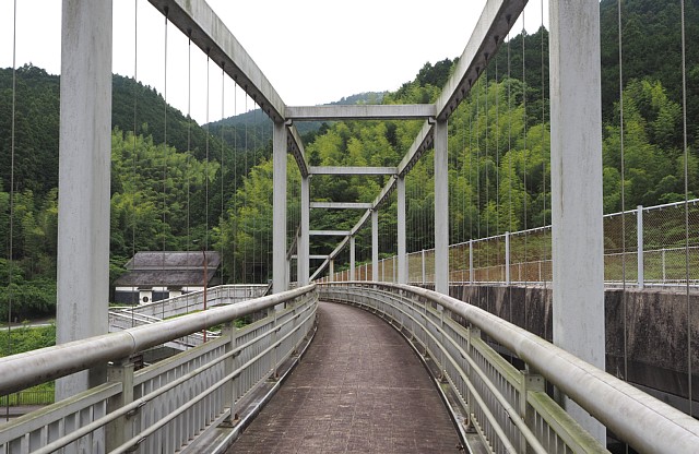宇津ノ谷歩道橋