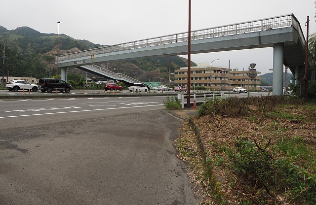 逆川歩道橋