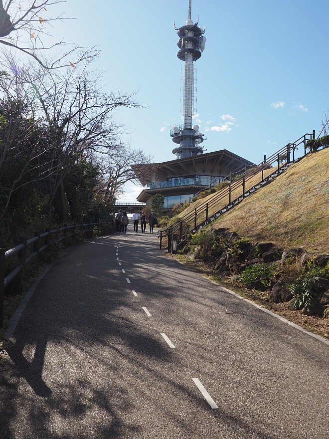 電波塔を目指して