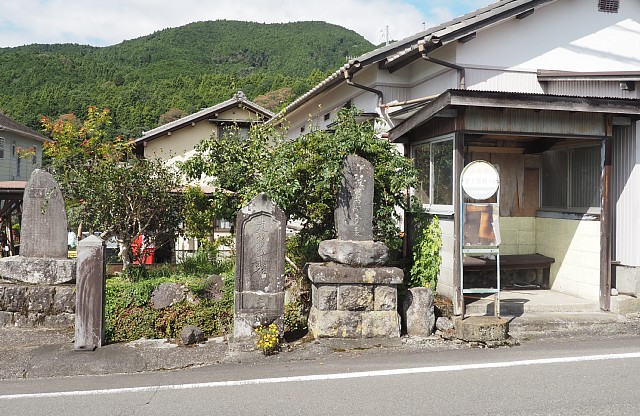 上柚野バス停