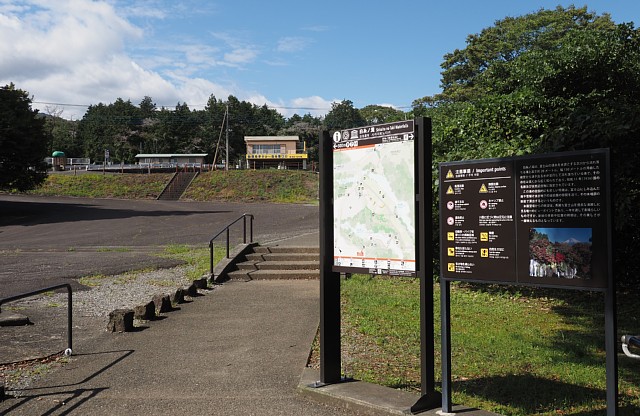 白糸の滝案内板