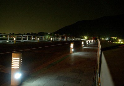 夜の渡月橋