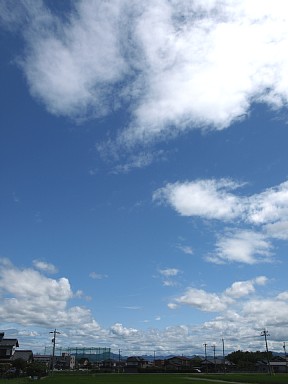 多治見盆地の夏空