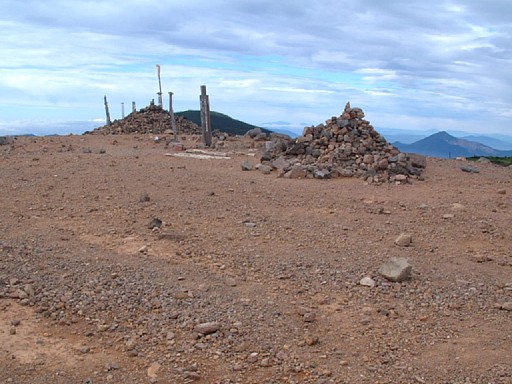 一切経山山頂