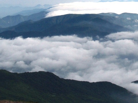 一切経山より栗子山