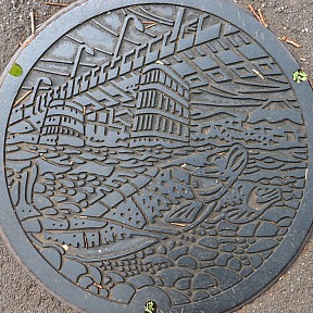多摩市