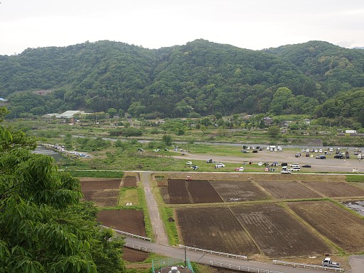 中津大橋より鳶尾山