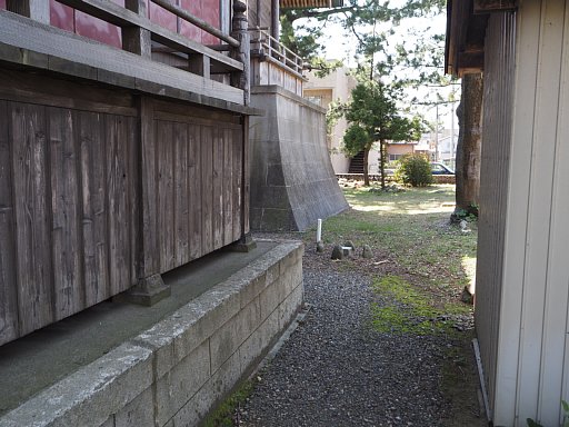 黒井神社境内