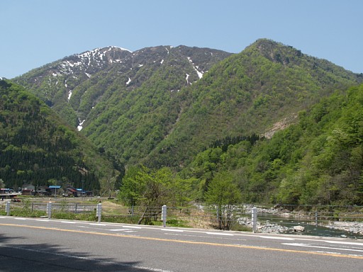 下山より荒島岳