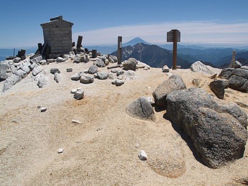 甲斐駒ヶ岳山頂