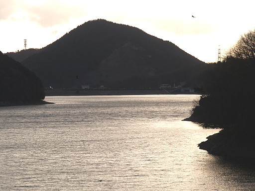 入鹿池より本宮山