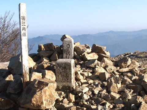 大台ケ原山一等三角点